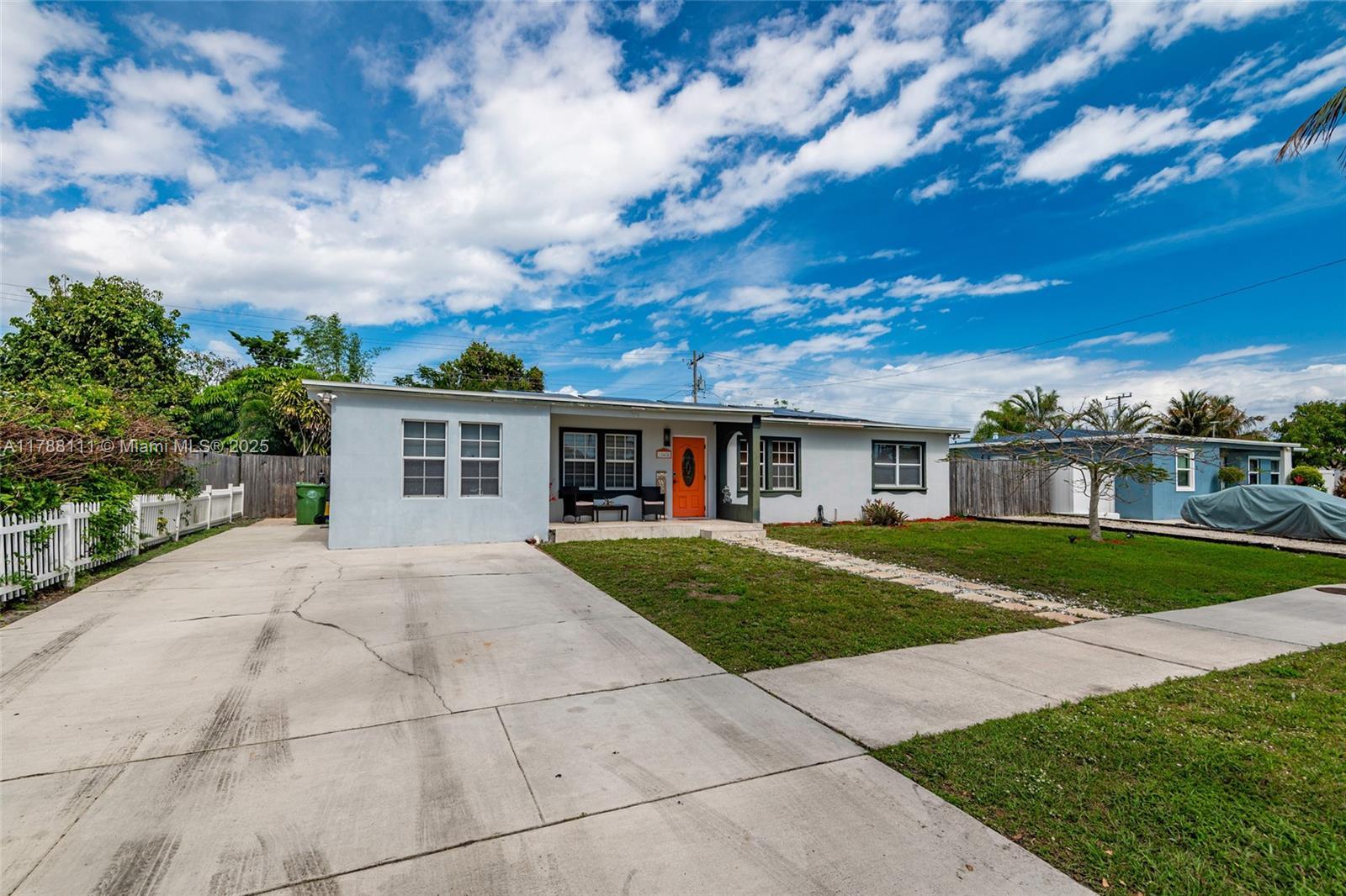 148 Riley Ave, Palm Springs FL 33461