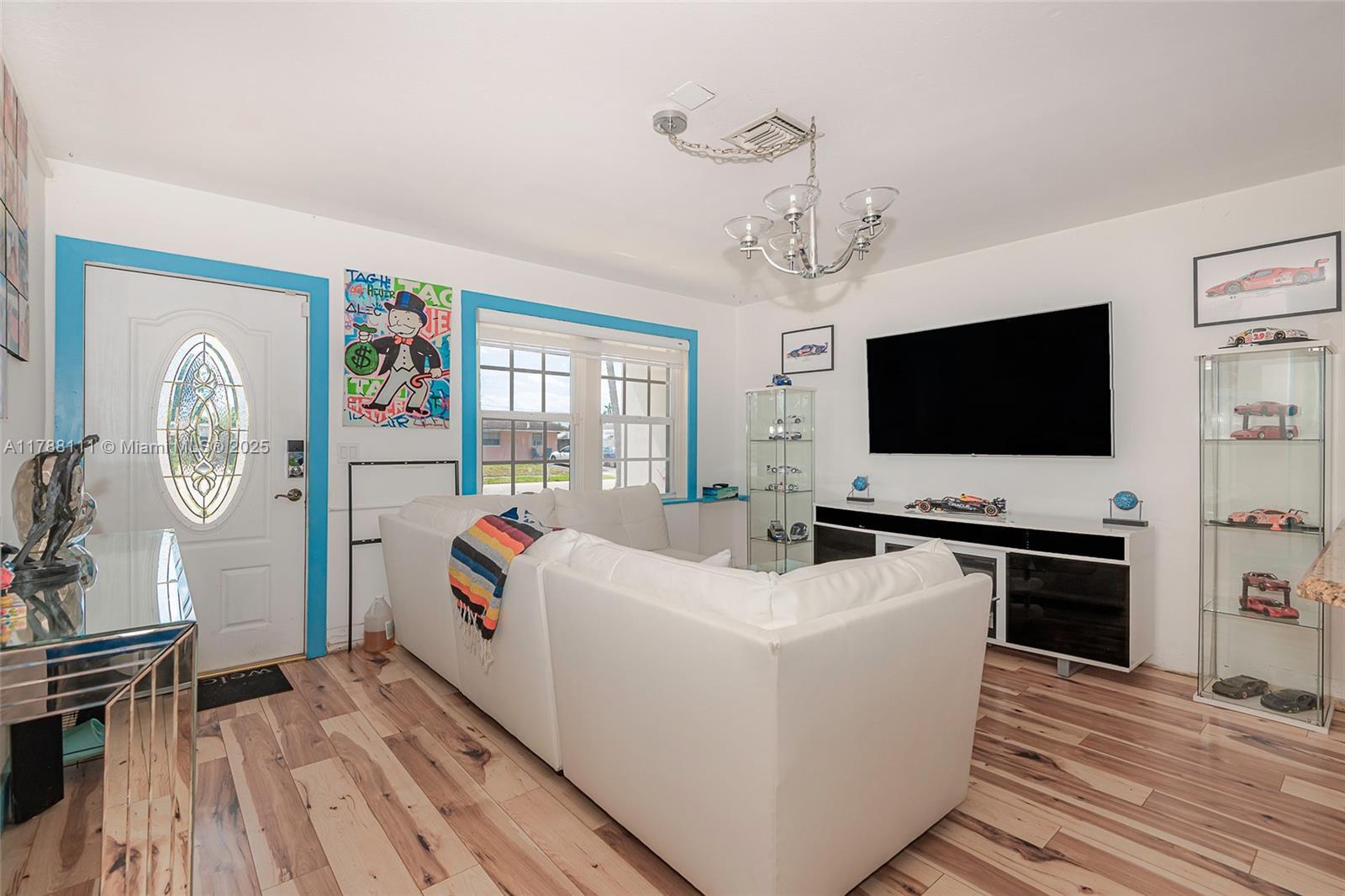 148 Riley Ave, Palm Springs FL 33461 photo 4