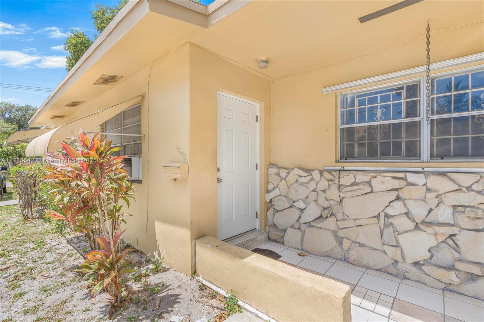 14600 NE 14th Ave, Miami FL 33161 photo 5