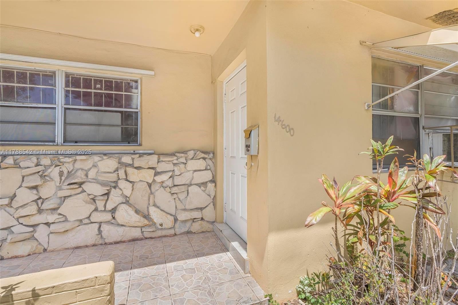 14600 NE 14th Ave, Miami FL 33161 photo 4