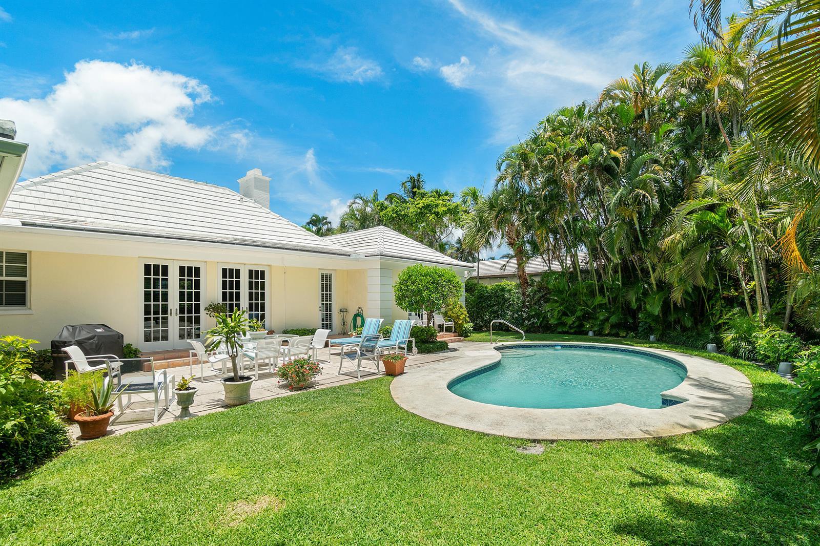 230 Plantation Road, Palm Beach FL 33480 photo 2