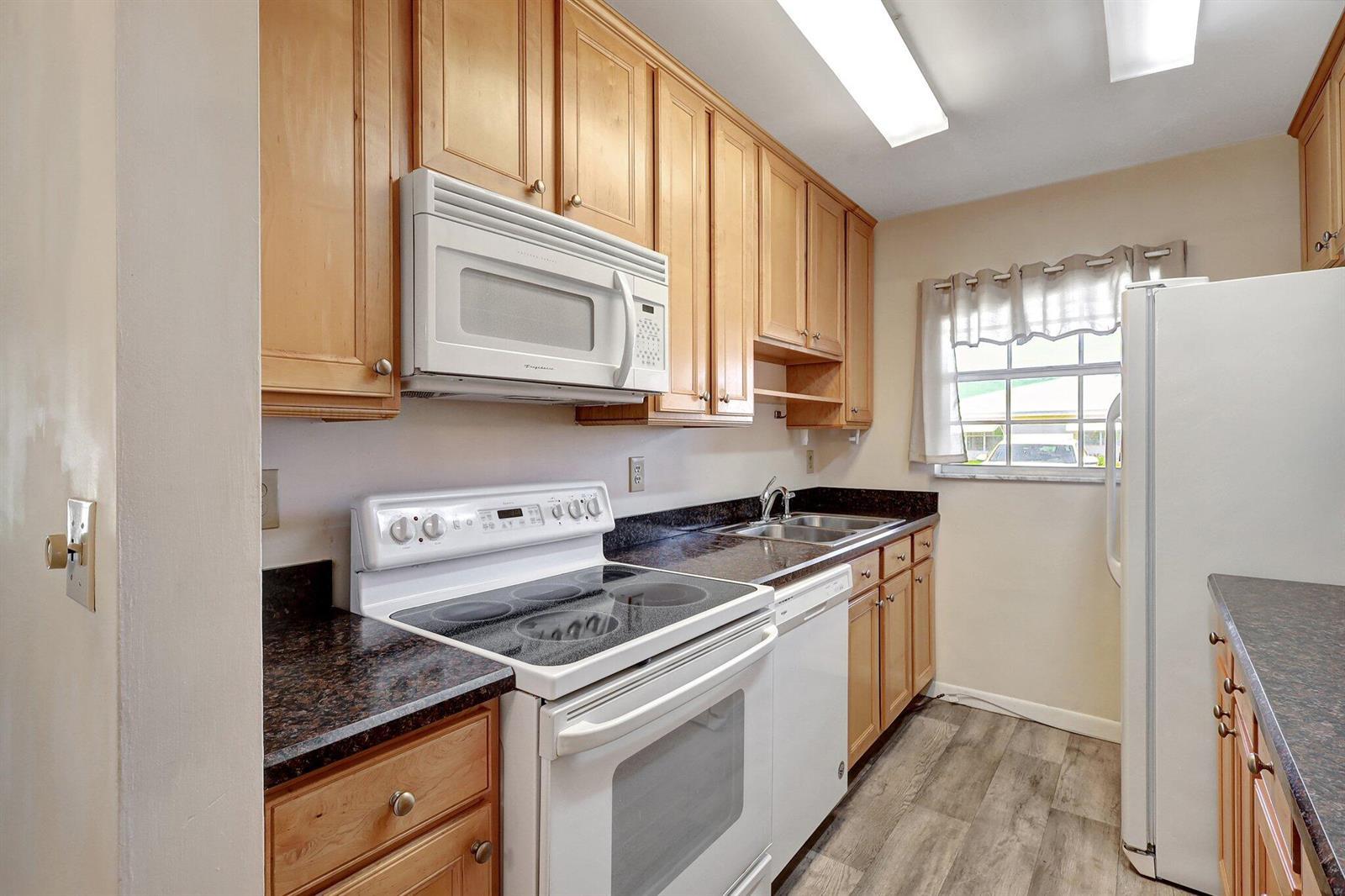 903 Savannas Point Drive # D, Fort Pierce FL 34982 photo 3