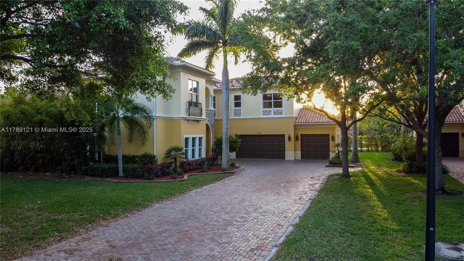 4662 Saxon Rd, Coconut Creek FL 33073 photo 2