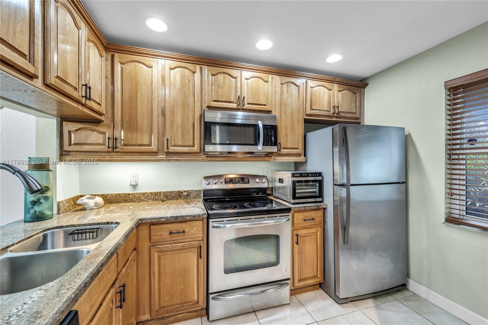 4332 NW 120th Ln, Sunrise FL 33323 photo 3