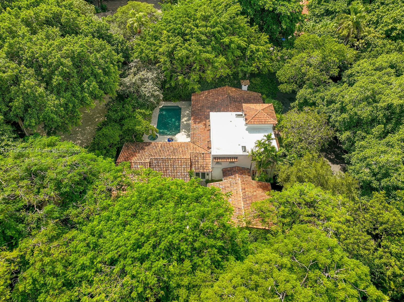 3500 Munroe Dr, Coconut Grove FL 33133 photo 2
