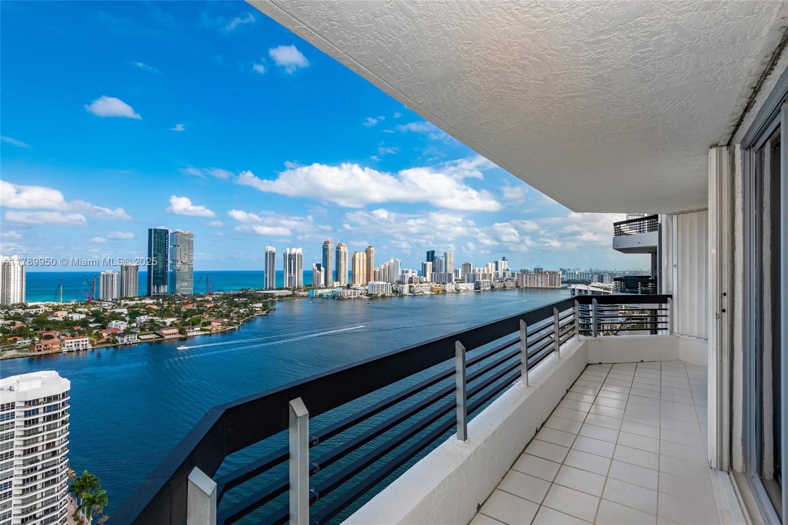 3530 Mystic Pointe Dr, Aventura FL 33180 photo 2