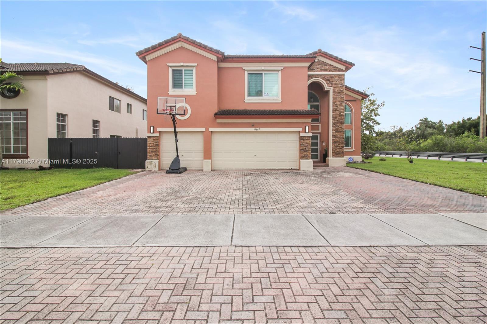 15662 SW 8th Ln, Miami FL 33194 photo 3