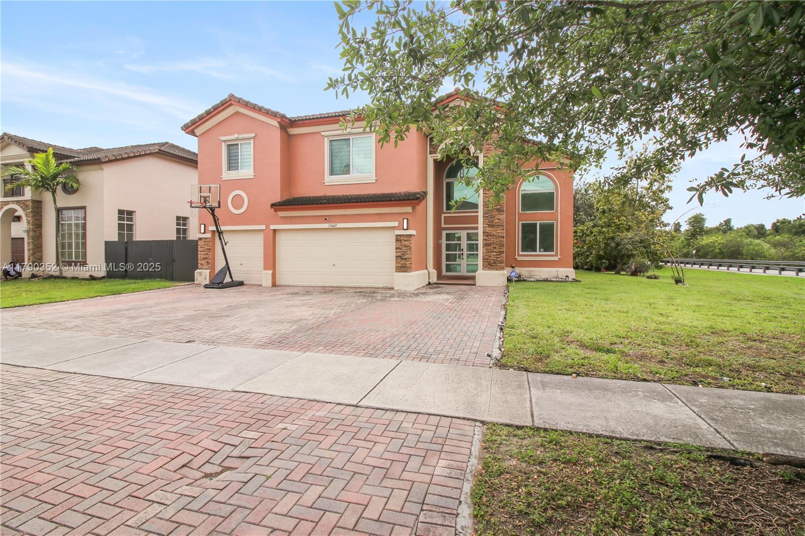 15662 SW 8th Ln, Miami FL 33194 photo 4