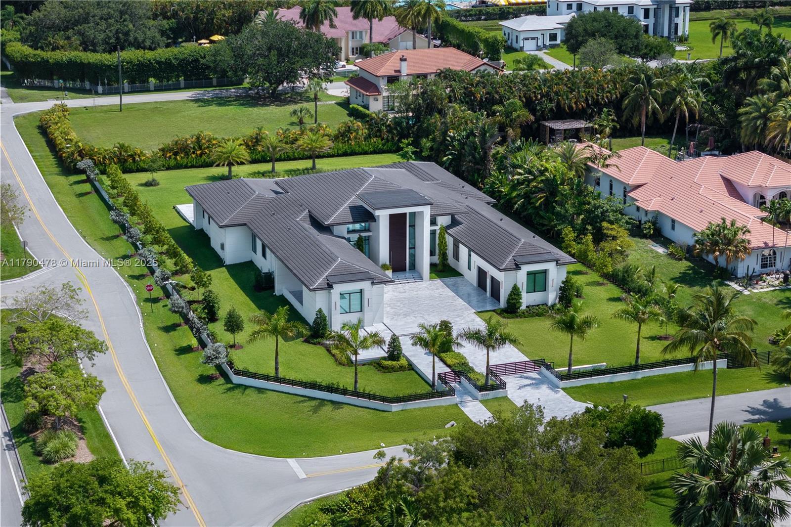 12331 SW 2nd St, Plantation FL 33325 photo 2