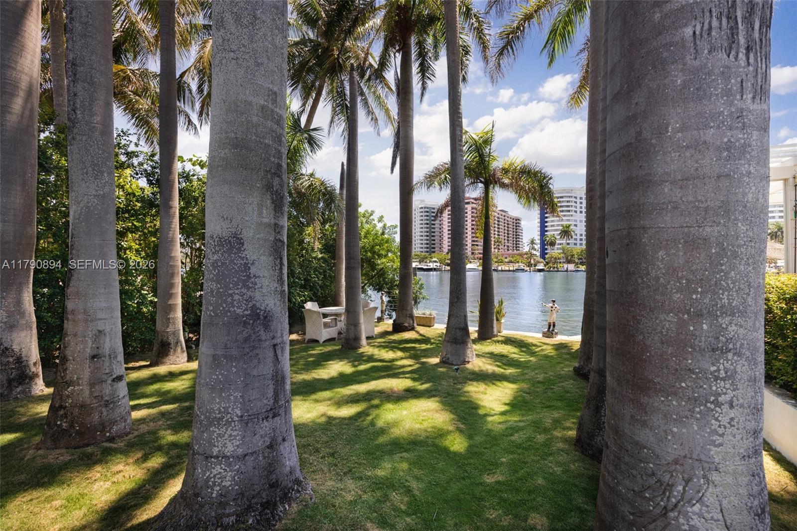 5215 Pine Tree Dr, Miami Beach FL 33140 photo 3