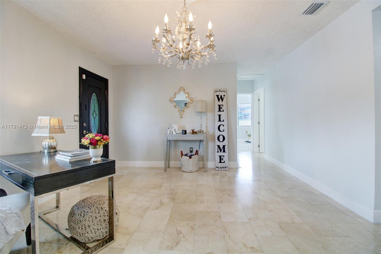 580 SE 4th St, Hialeah FL 33010 photo 4