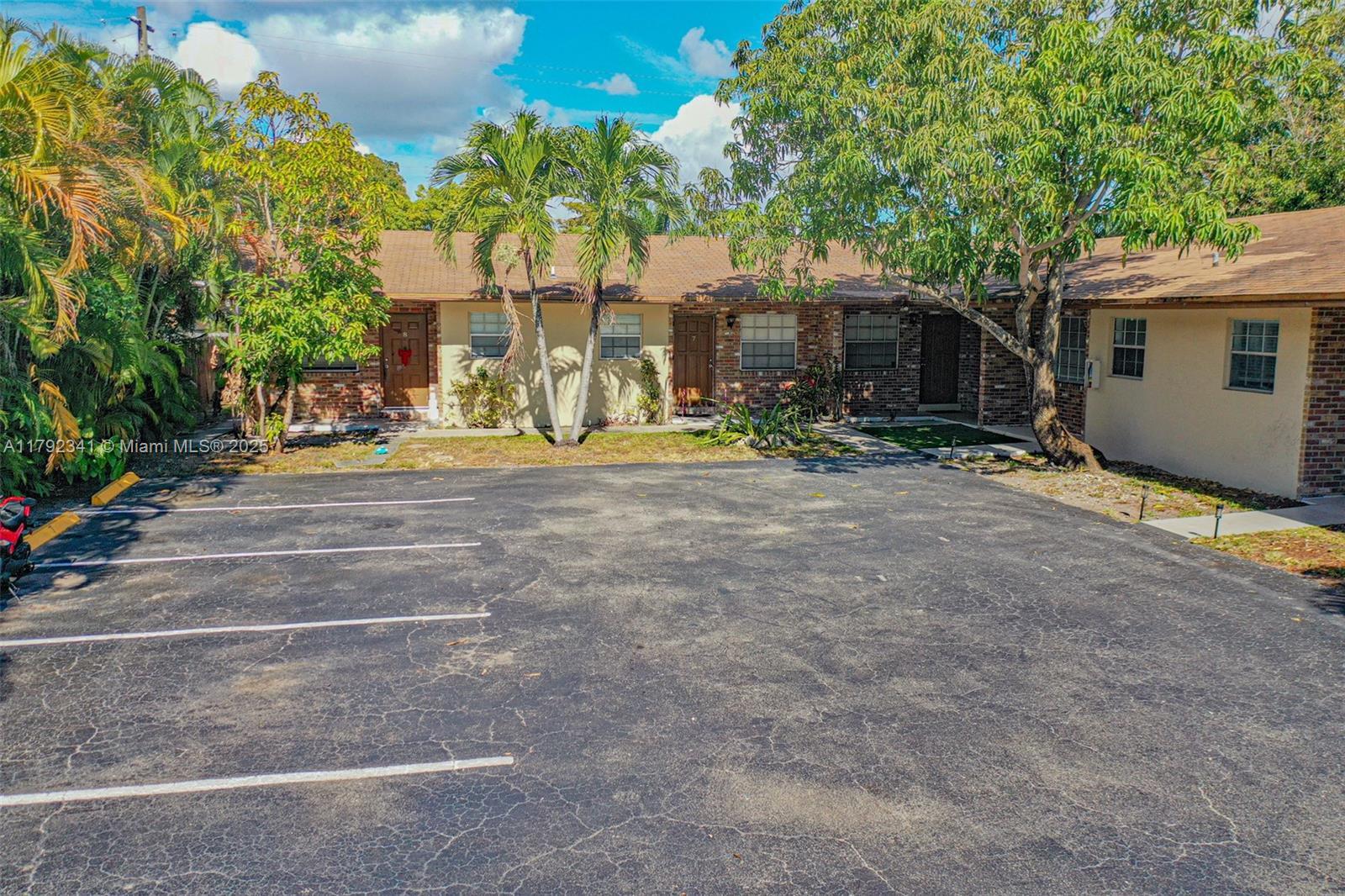 2325 Taylor St # 9, Hollywood FL 33020 photo 2