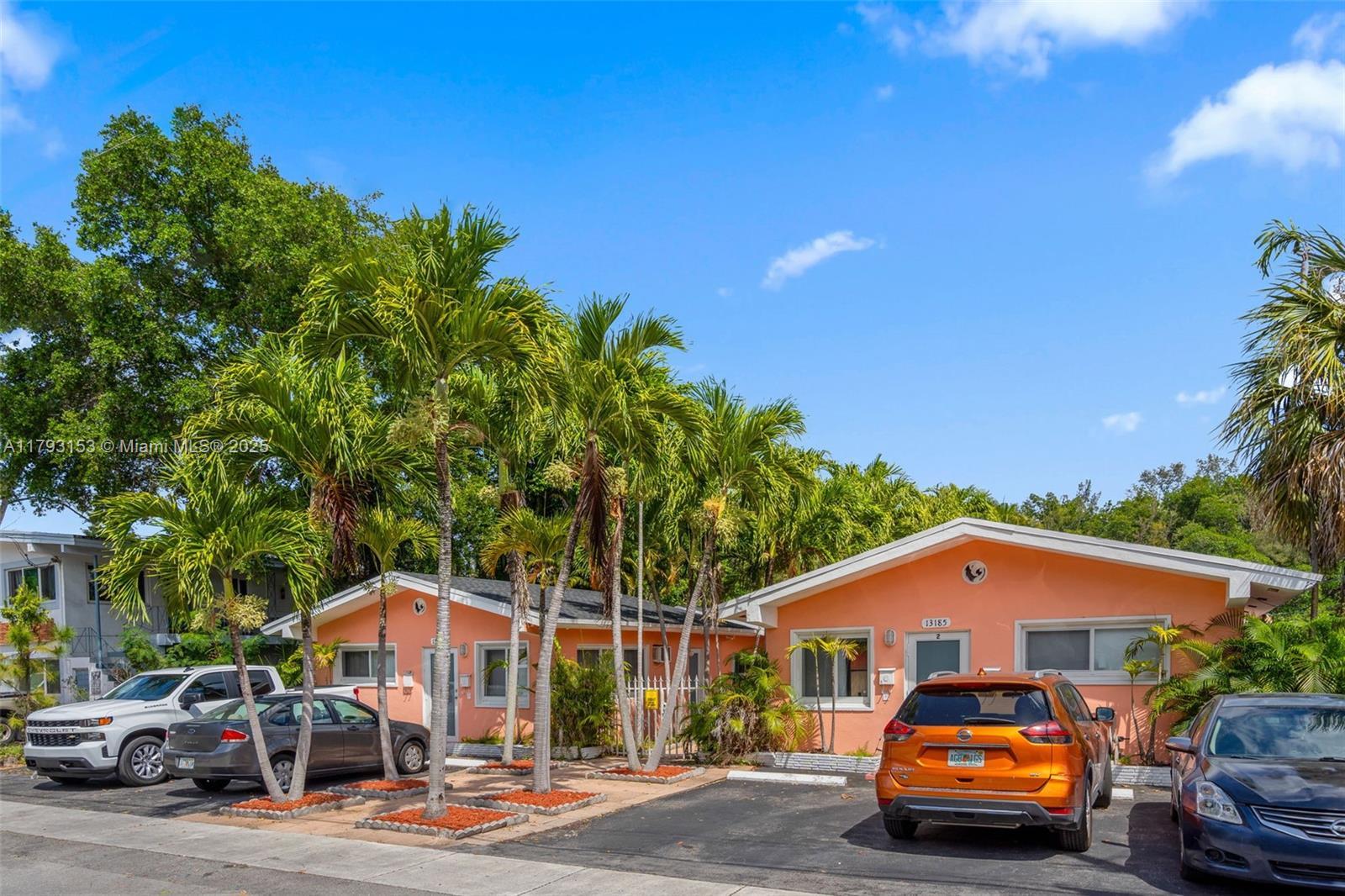 13185 Emerald Dr, North Miami FL 33181 photo 3