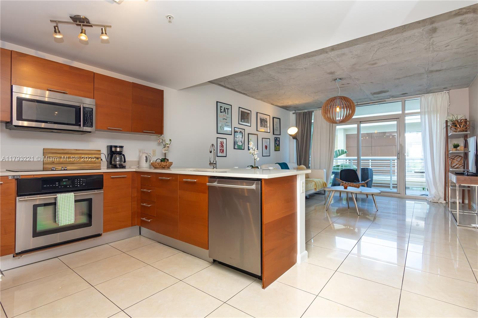 3250 NE 1st Ave # 608, Miami FL 33137 photo 4