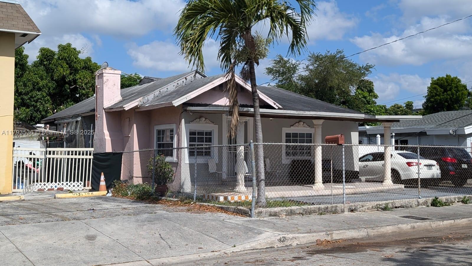 248 SW 18th Ct, Miami FL 33135 photo 2