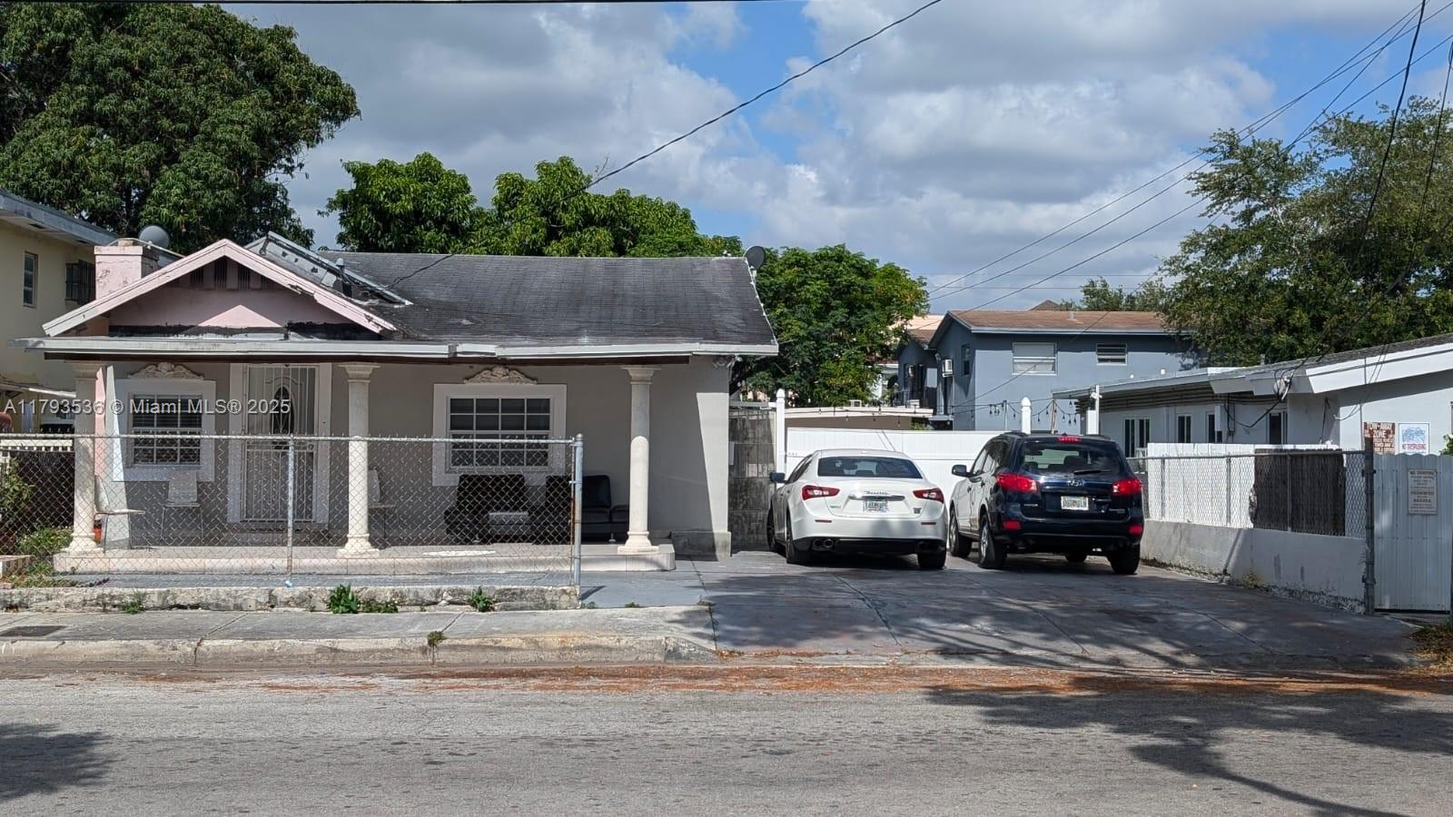 248 SW 18th Ct, Miami FL 33135 photo 3