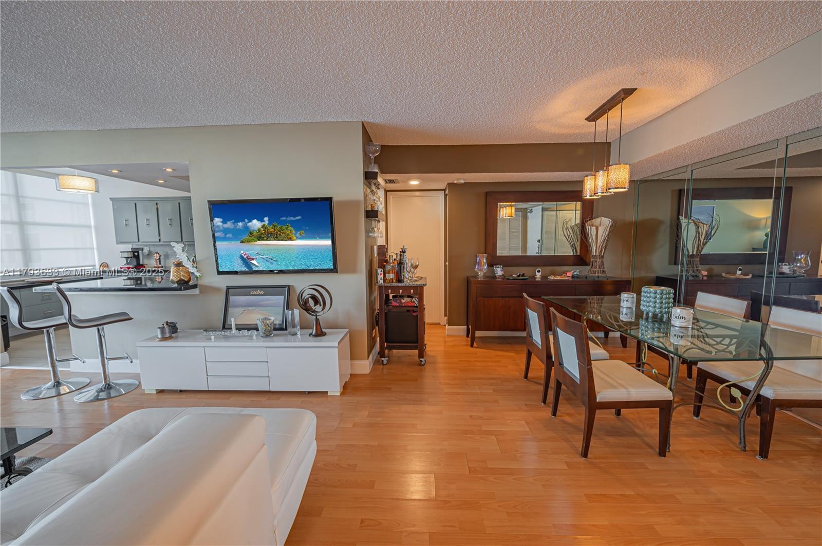 301 174th St # 401, Sunny Isles Beach FL 33160 photo 4