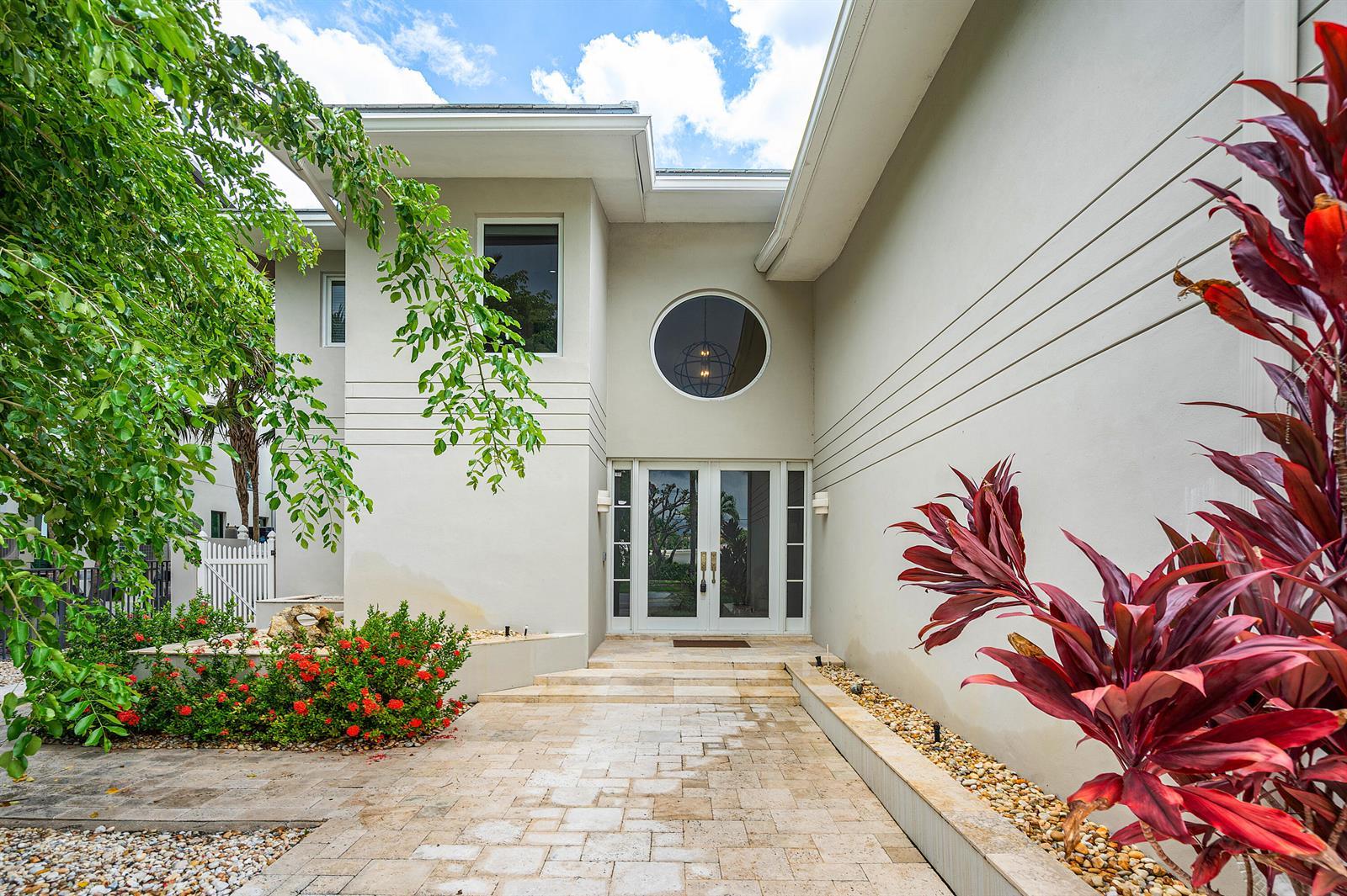 1906 Bay Drive, Pompano Beach FL 33062 photo 2