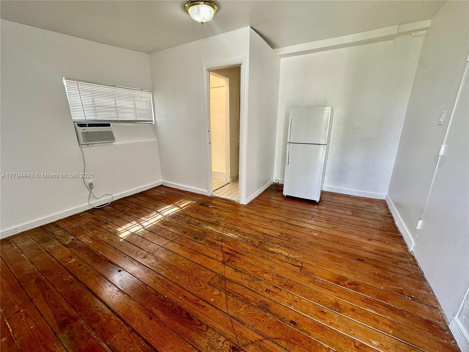 1767 NW 5th St # 4, Miami FL 33125 photo 2