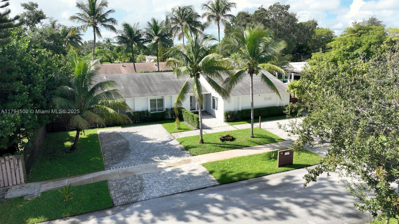 1846 NE 211th Ln, Miami FL 33179 photo 2