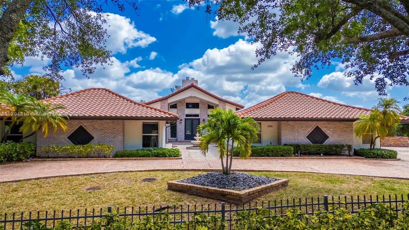 4205 NW 100th Ave, Coral Springs FL 33065 photo 2