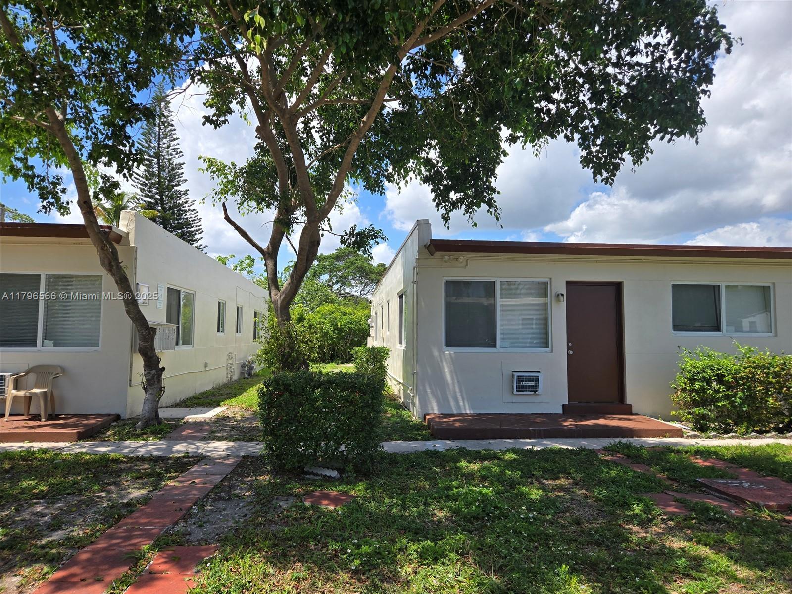 2246 Fillmore St, Hollywood FL 33020 photo 2