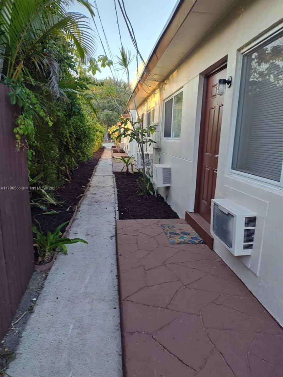 2246 Fillmore St, Hollywood FL 33020 photo 3