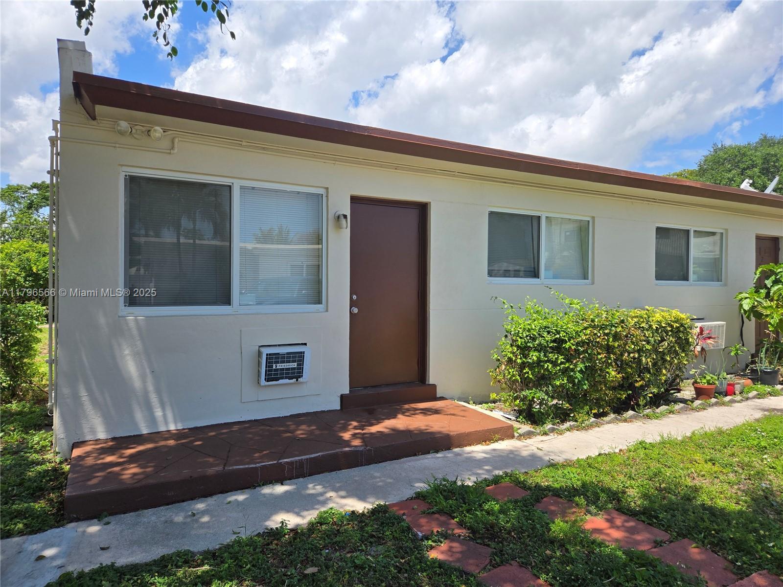 2246 Fillmore St, Hollywood FL 33020 photo 4