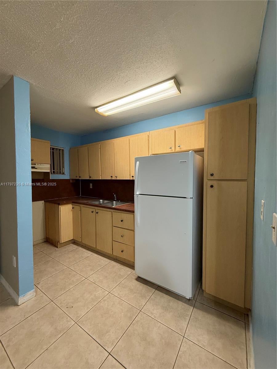 1525 NW 19th Ter # 25, Miami FL 33125 photo 4