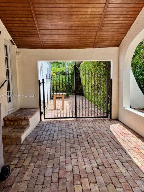 410 Navarre Ave, Coral Gables FL 33134 photo 2