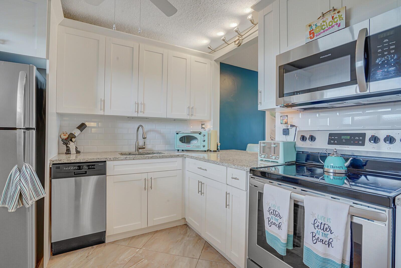 2724 N Garden Drive # 302, Lake Worth FL 33461 photo 5