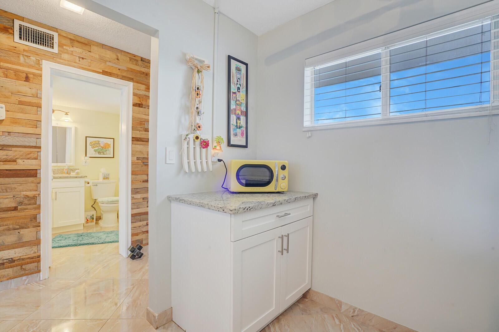 2724 N Garden Drive # 302, Lake Worth FL 33461 photo 4