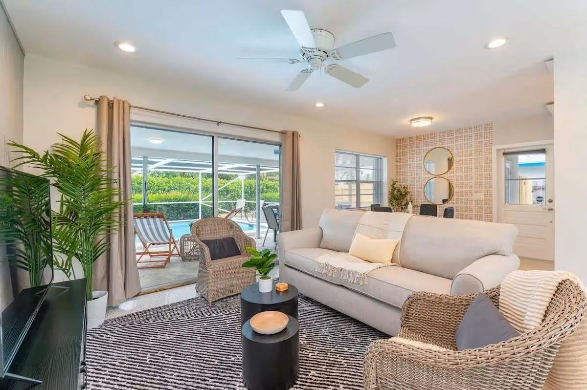 176 SE 27th Place, Boynton Beach FL 33435