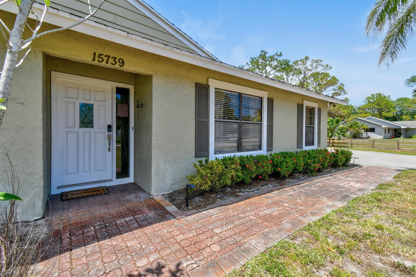 15739 N 75th Way N, Palm Beach Gardens FL 33418 photo 2