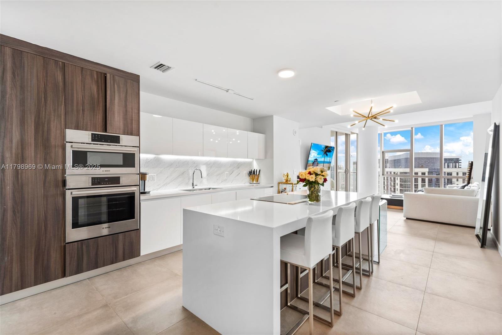 851 NE 1st Ave # 4011, Miami FL 33132 photo 3