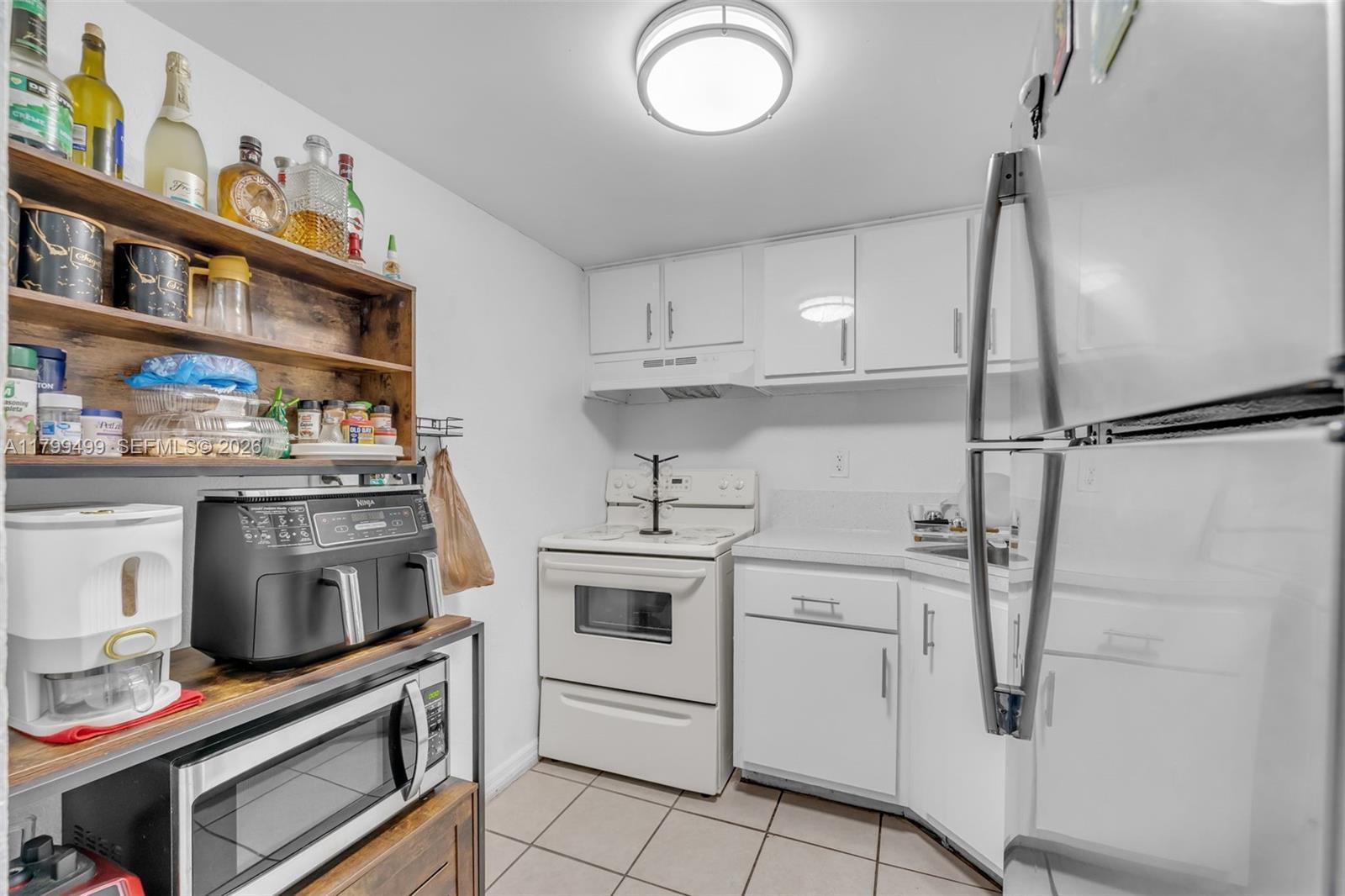 4550 NW 9th St # 106E, Miami FL 33126 photo 2