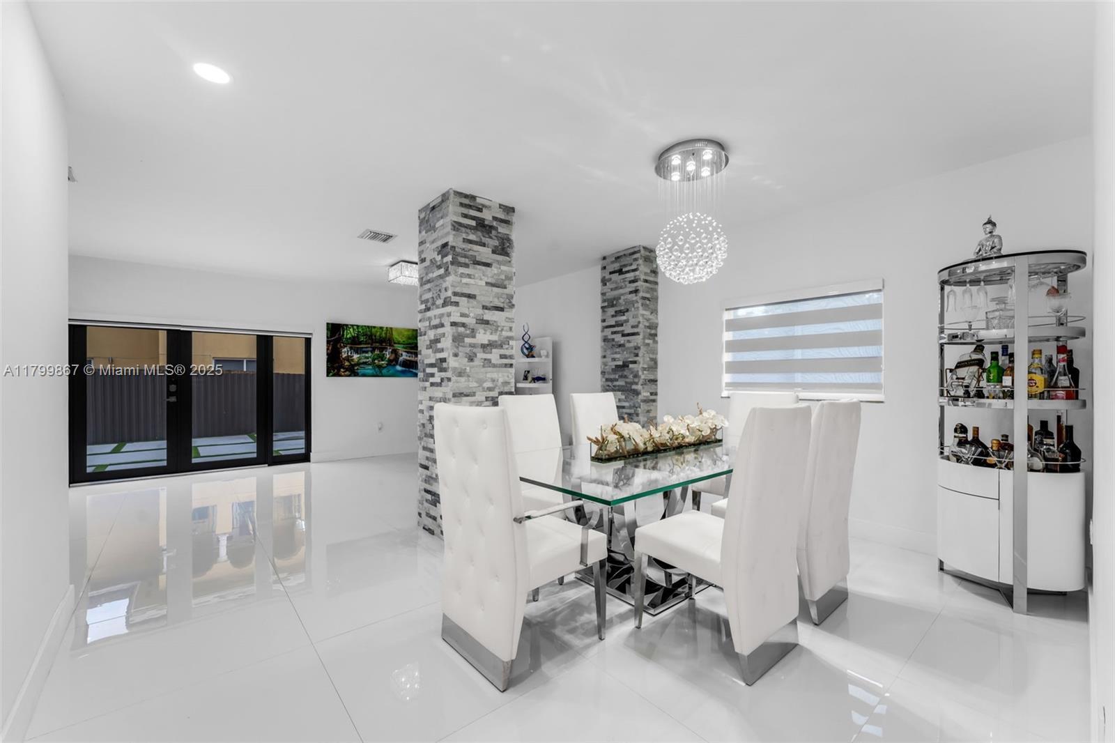 15680 SW 12th Ter, Miami FL 33194 photo 4