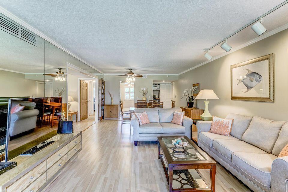1160 Sugar Sands Boulevard, Singer Island FL 33404 photo 2