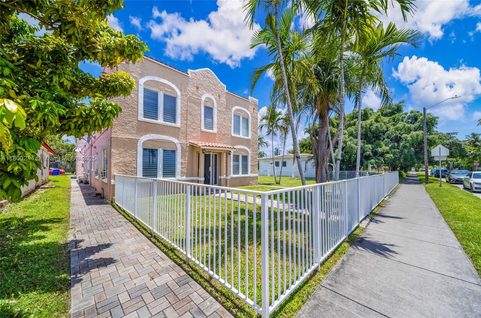1621 Van Buren St, Hollywood FL 33020 photo 2