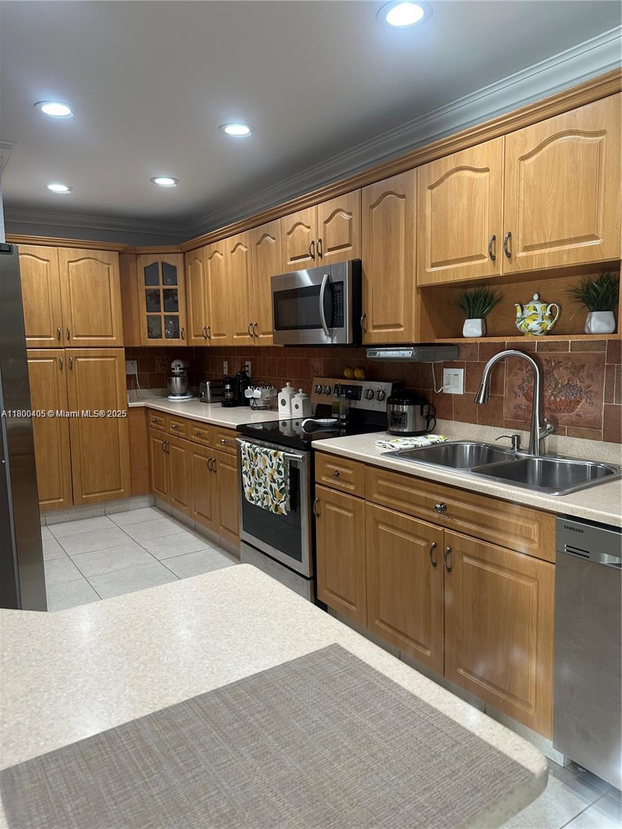 5505 W 14th # 0, Hialeah FL 33012 photo 2