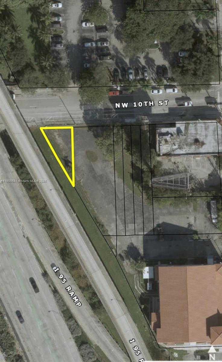 330 NW 10th st, Miami FL 33136 photo 2