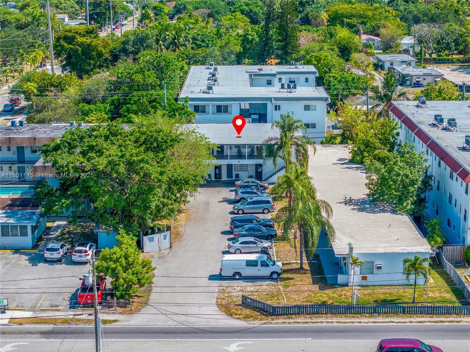 2414 Johnson St, Hollywood FL 33020 photo 2