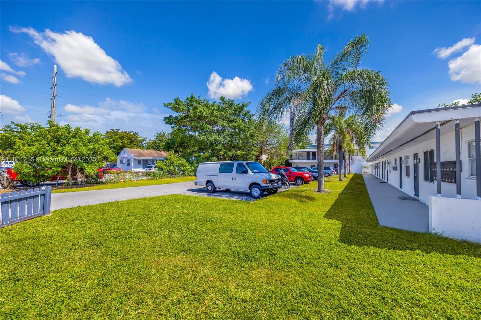 2414 Johnson St # 17, Hollywood FL 33020 photo 2