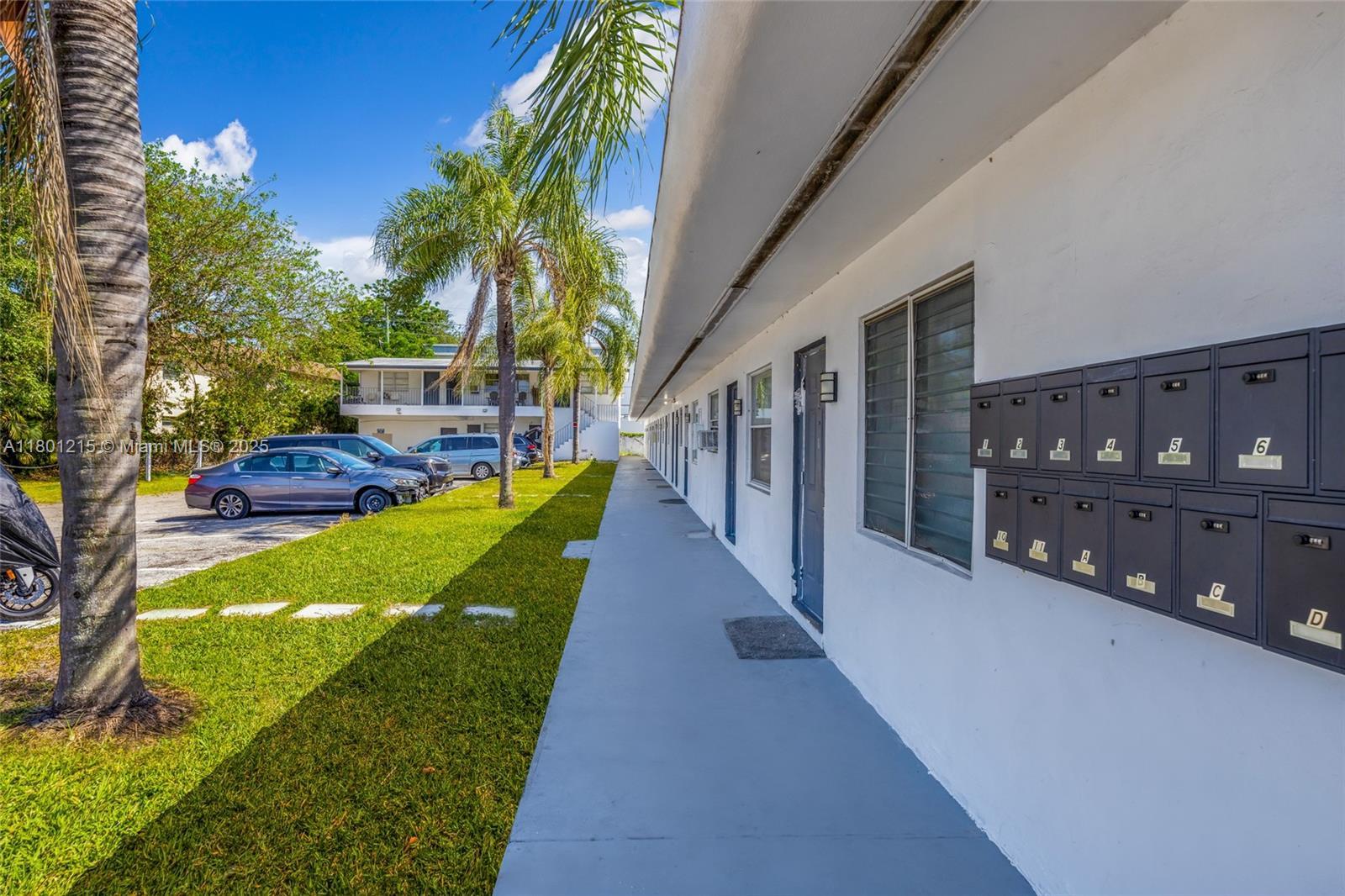2414 Johnson St # 17, Hollywood FL 33020 photo 3