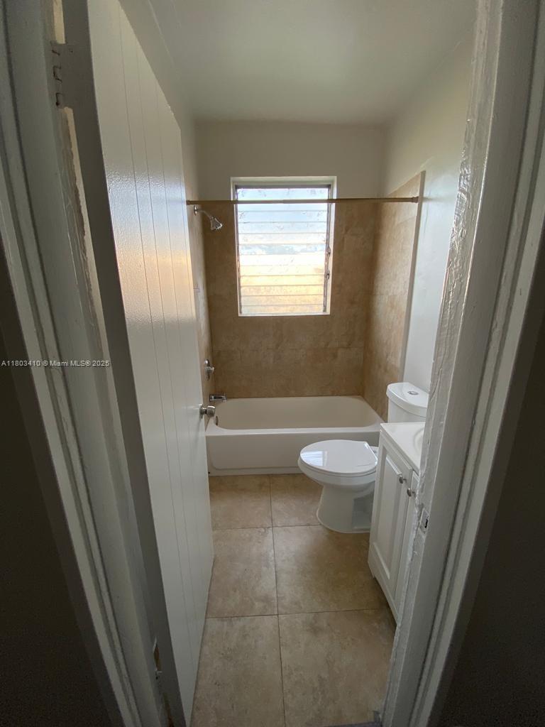 1554 SW 5th St, Miami FL 33135 photo 5