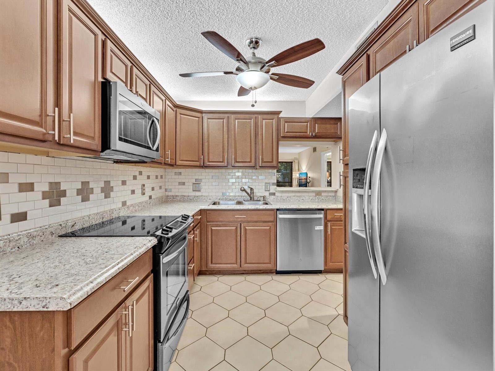 10143 Mangrove 203 Drive # 203, Boynton Beach FL 33437 photo 2