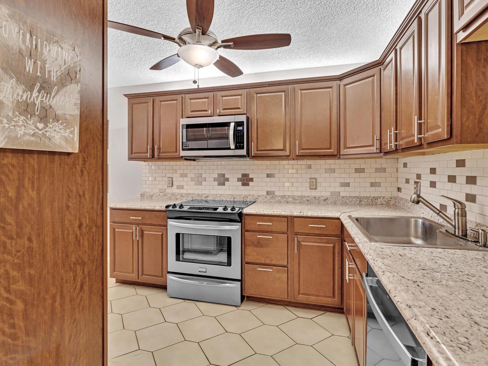 10143 Mangrove 203 Drive # 203, Boynton Beach FL 33437 photo 5