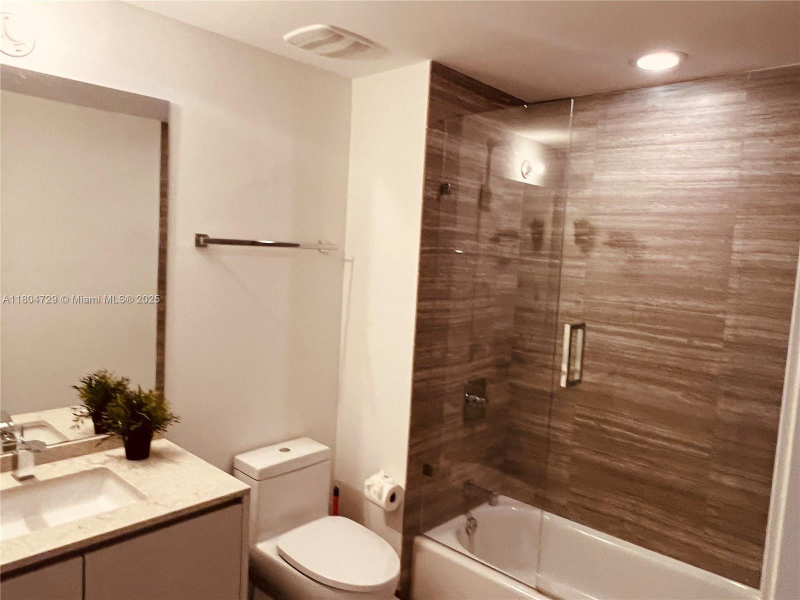 1010 Brickell Ave # 2710, Miami FL 33131 photo 5