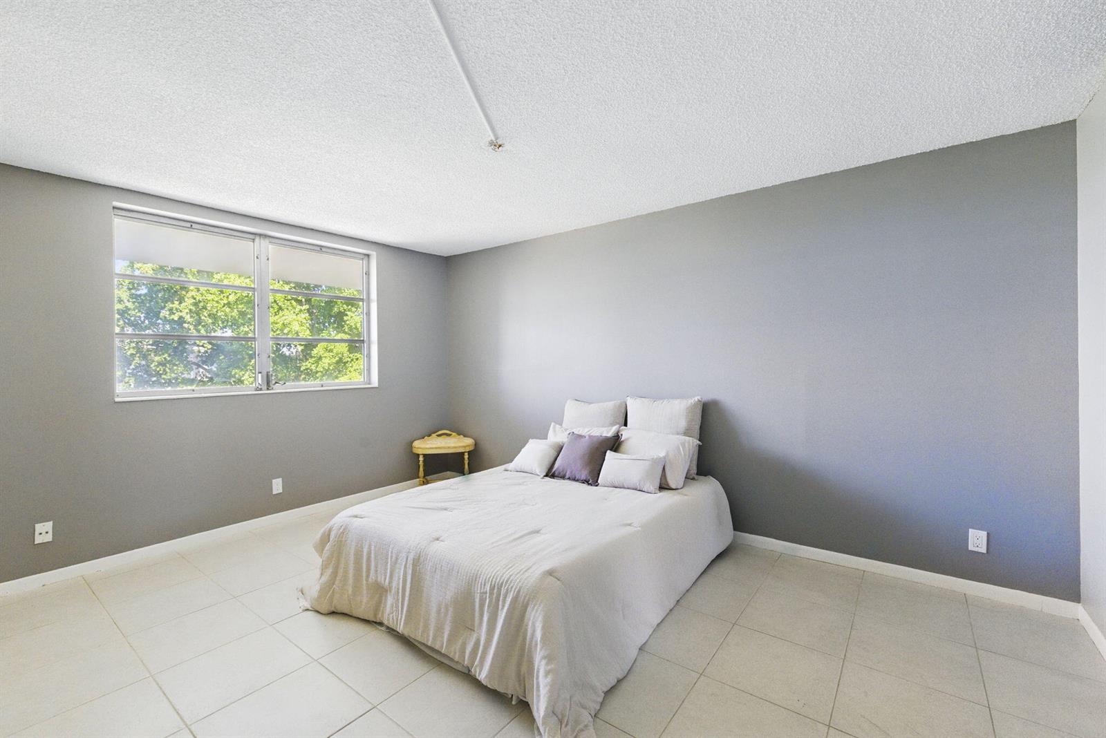 2951 NW 46th Avenue # 407, Lauderdale Lakes FL 33313 photo 4