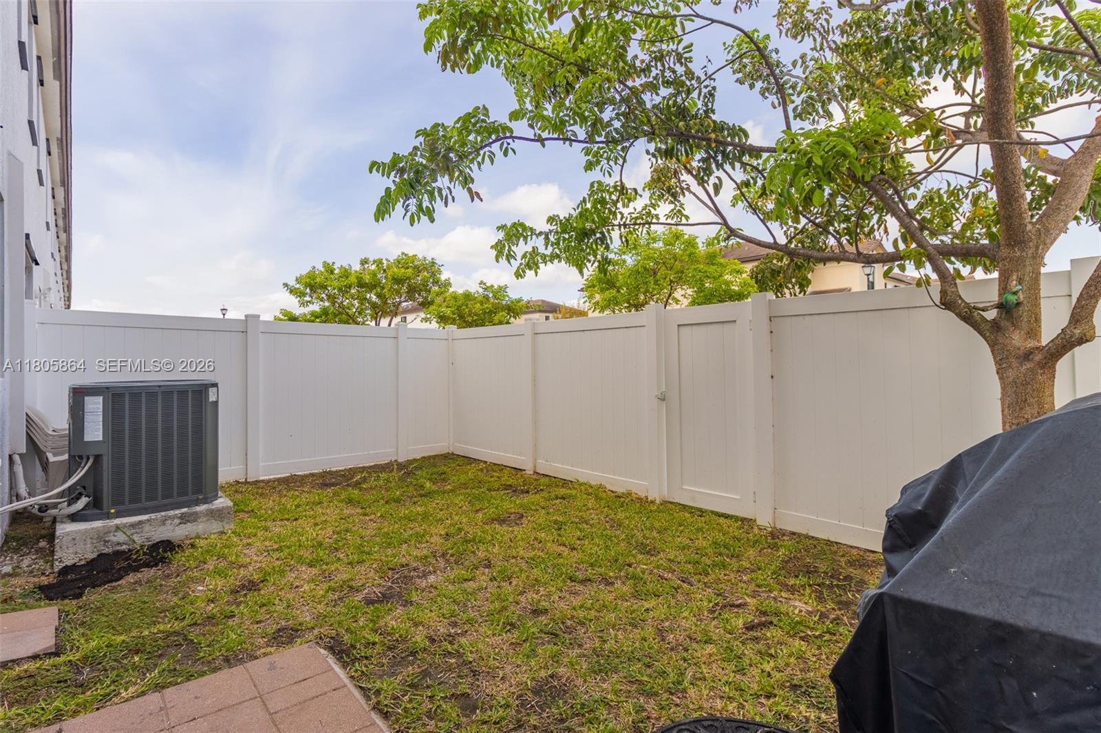 10966 W 33rd Way, Hialeah FL 33018 photo 5